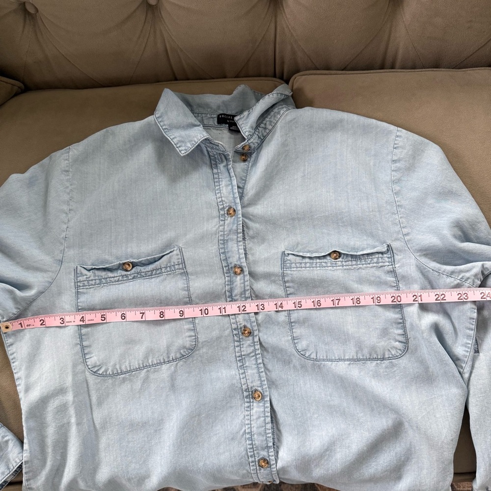 Sanctuary Light Blue Tencel Button-Up Shirt, Labeled XXL - runs more like an XL - Picture 10 of 12